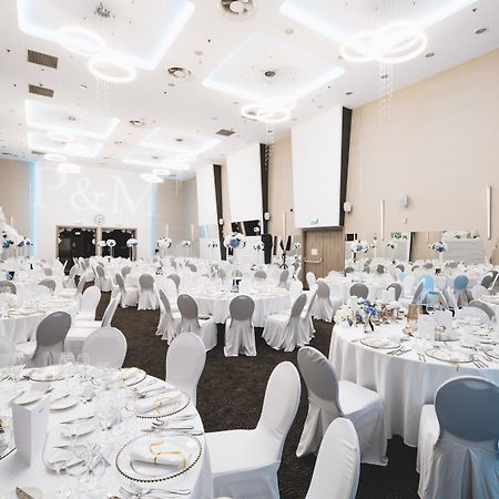 Holiday Inn Krakow City Centre By Ihg Ngoại thất bức ảnh A wedding reception