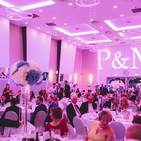 Holiday Inn Krakow City Centre By Ihg Ngoại thất bức ảnh A wedding reception