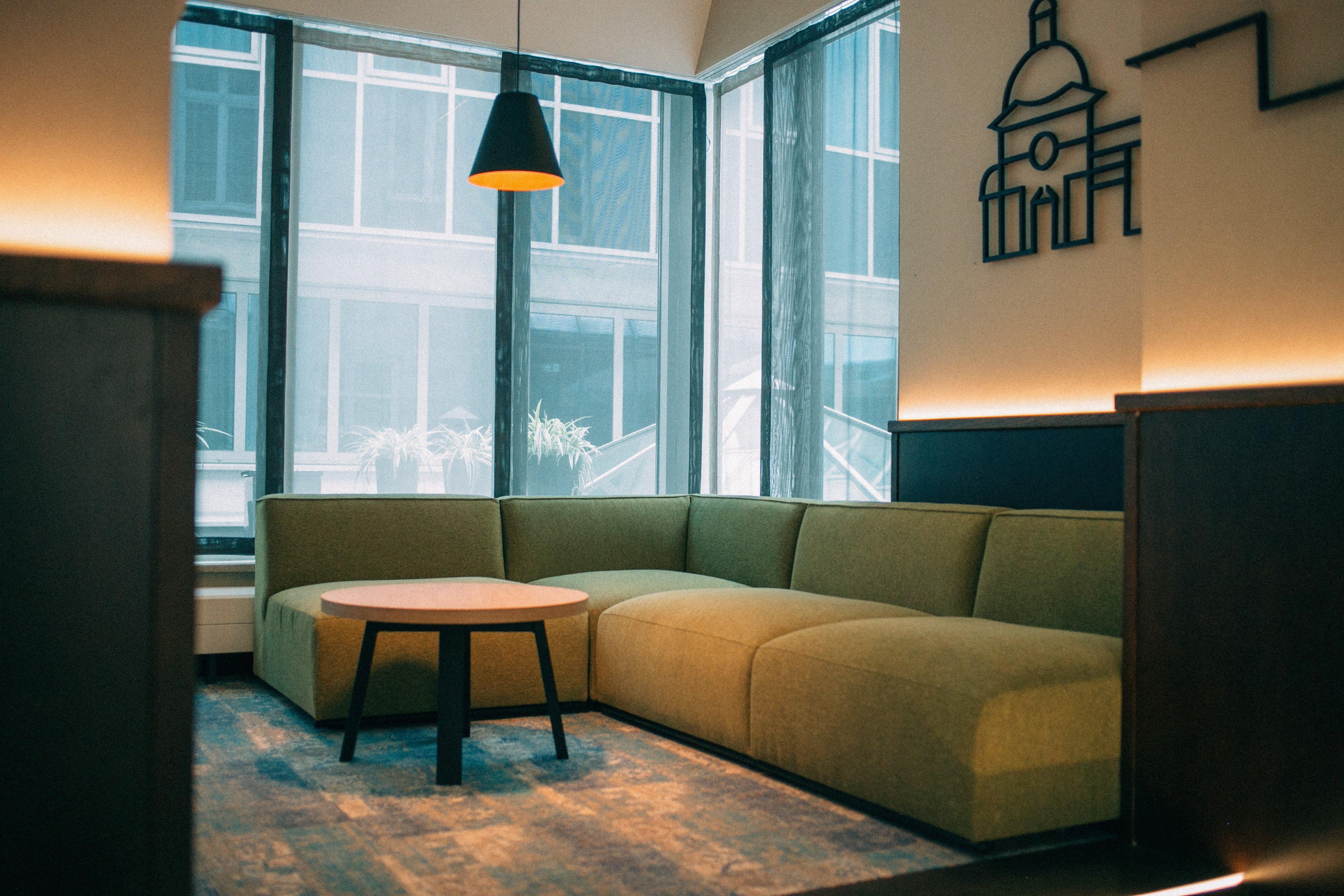 Holiday Inn Krakow City Centre By Ihg Ngoại thất bức ảnh The interior of a Starbucks Reserve store in Shanghai, China