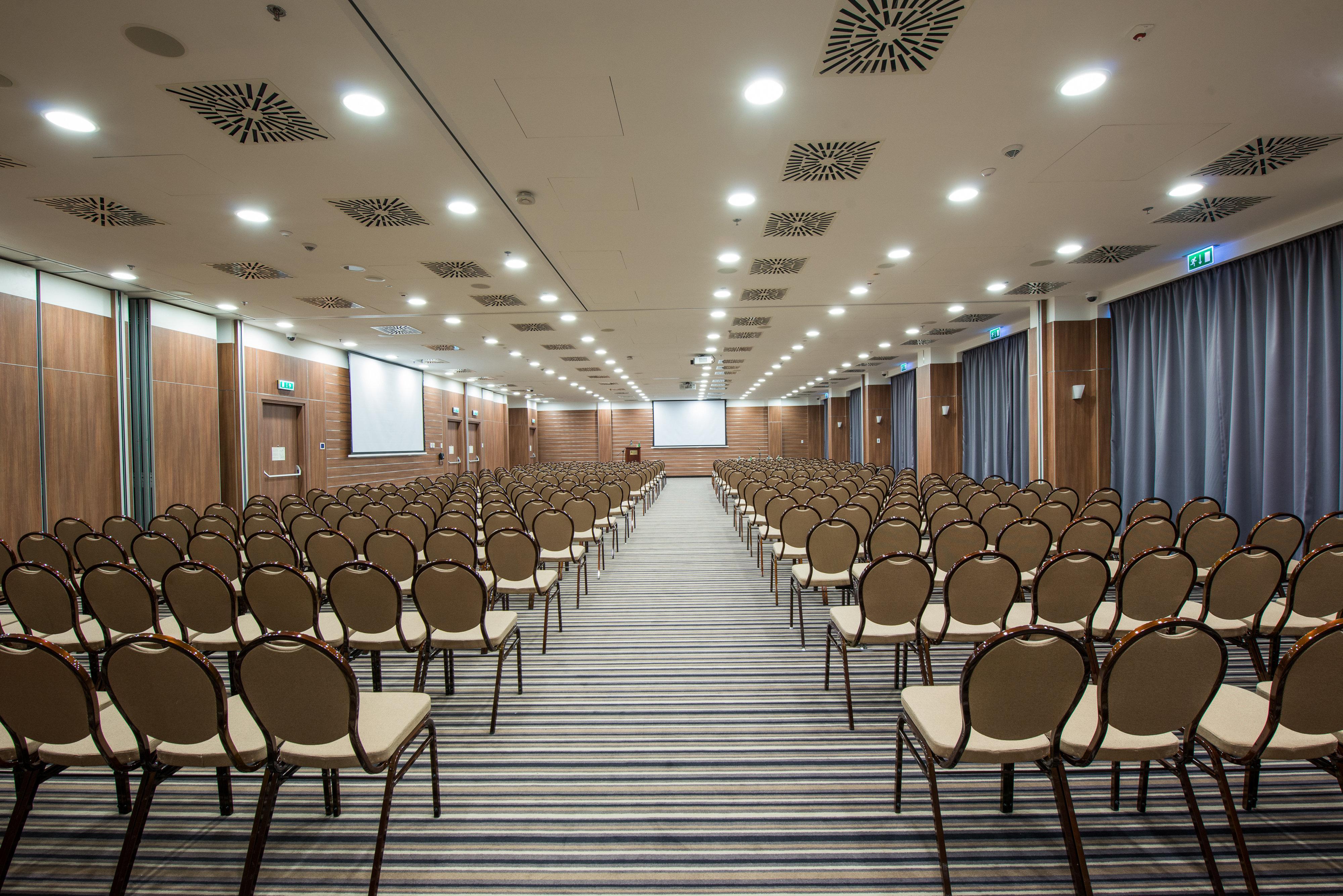 Holiday Inn Krakow City Centre By Ihg Ngoại thất bức ảnh The main conference room