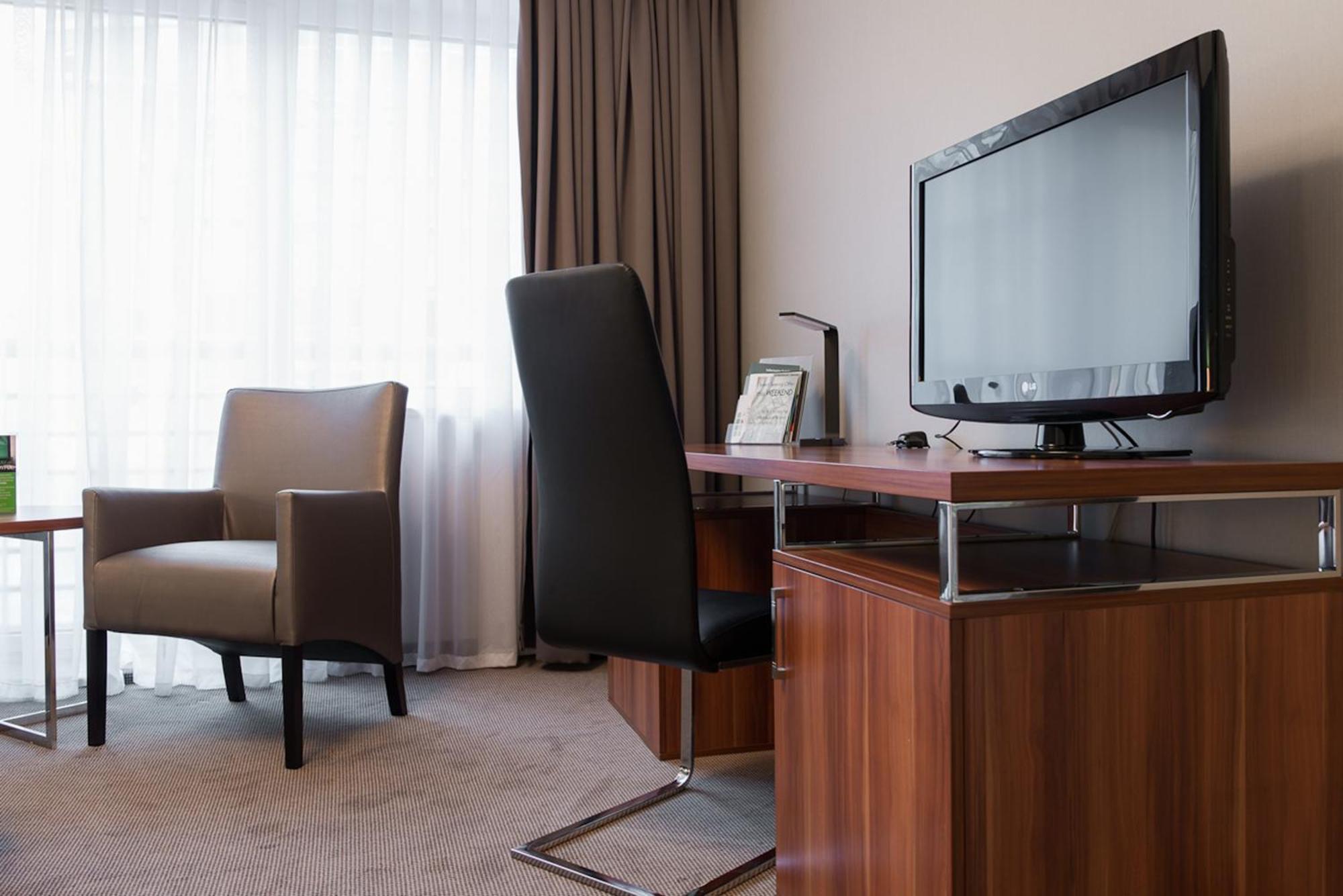 Holiday Inn Krakow City Centre By Ihg Ngoại thất bức ảnh A typical hotel room